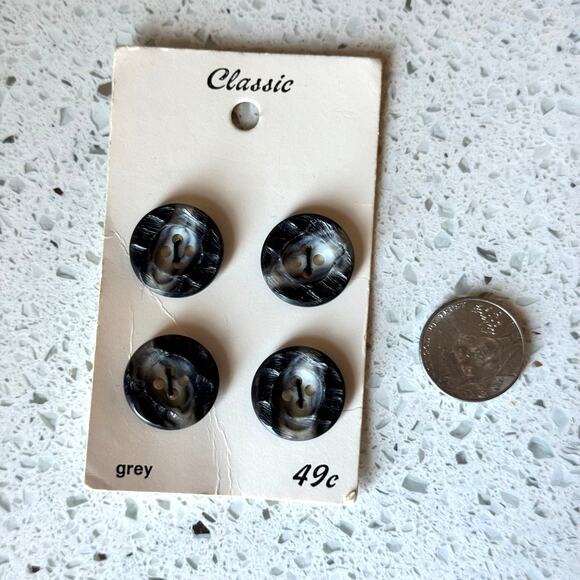 4 Vintage 80s NEW on card Grey Round 4 Hole Shell Buttons Streamline 3/4" - Picture 2 of 6